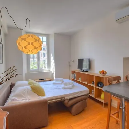 4 - Cosy Old * Антиб